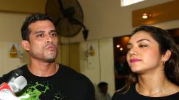 Peluchín publica comprometedora imagen de Domínguez y bailarina