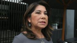 Martha Chávez contó que reza por PPK cuando va a misa