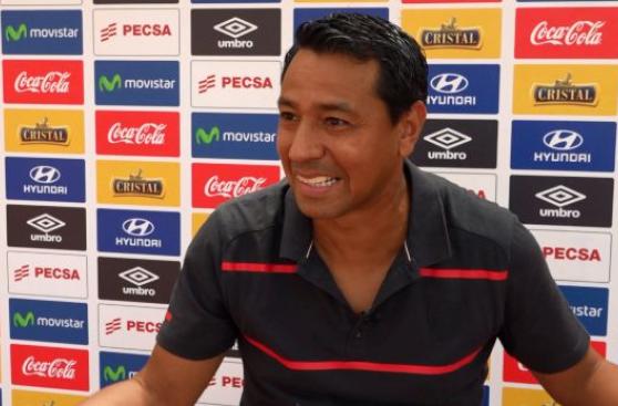 Ñol Solano y un consejo a Farfán: "Ponte a jugar y nada más"