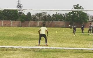 Farfán se luce con genial control y golazo en entrenamiento