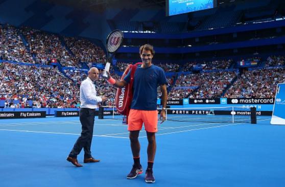Roger Federer regresa y reunió a 6 mil personas en práctica 