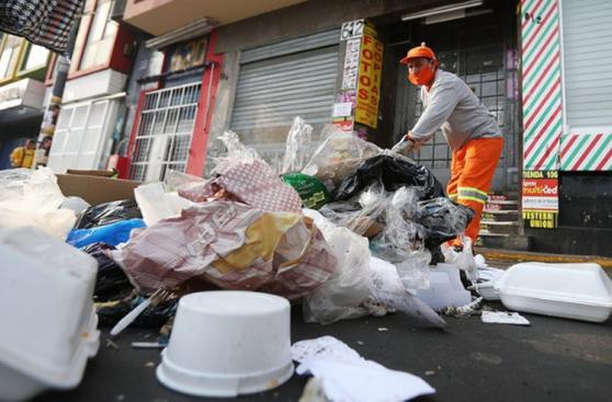 Lima: obreros de limpieza recogieron 700 toneladas de basura