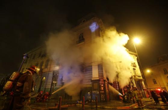 Incendio en plaza Dos de Mayo: así trabajaron los bomberos