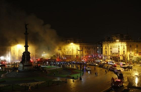 Incendio en plaza Dos de Mayo: así trabajaron los bomberos