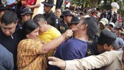 Confunden turistas con secuestradores de niños y casi los matan