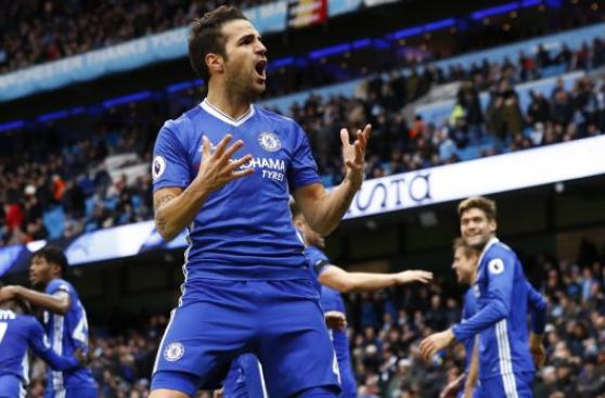 Facebook: video resume las asistencias de Fábregas con Chelsea