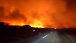 Manejar entre llamas: Impactante video de un incendio forestal