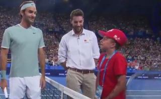 Roger Federer: niña se emocionó al tener tan cerca al suizo