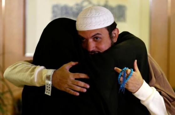 Arabia Saudita recibe a cuatro ex presos de Guantánamo