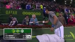Djokovic regaló su raqueta a señora tras ganar torneo de Doha