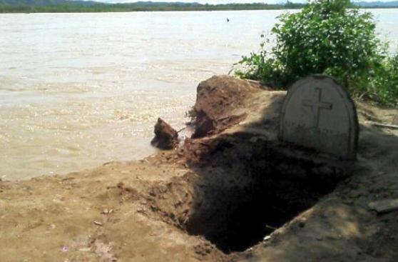 San Martín: desborde del río Huallaga afecta cementerio
