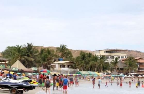 Piura: Máncora es declarada playa no apta para los bañistas