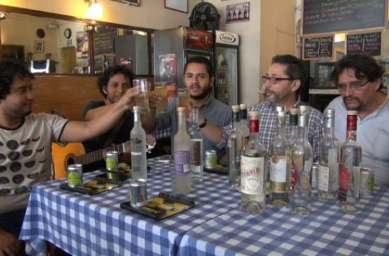 Décimas para brindar con chilcanos en el Superba