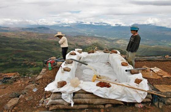 Los nuevos decretos legislativos contra la minería informal