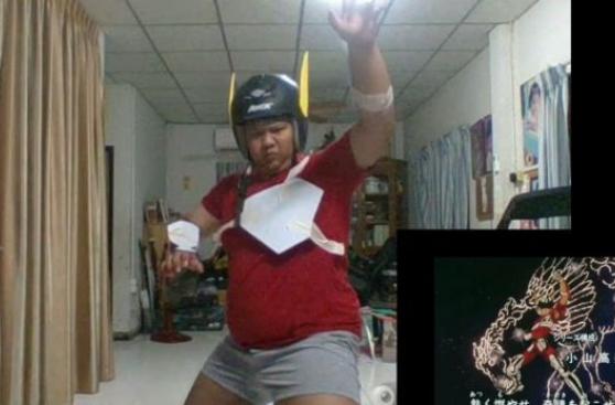 La extravagante imitación de Saint Seiya de un joven tailandés