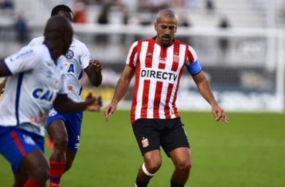 Estudiantes de la Plata ganó a Bahía 1-0 en el regreso de Verón