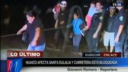 Santa Eulalia: buses varados en Carretera Central por huaico