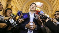 Fujimorista Daniel Salaverry contrató a cuestionado asesor