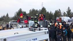 Turquía: Explosión mata al menos a tres policías en Diyarbakir