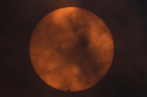 Detectan posible onda gravitatoria en atmósfera de Venus