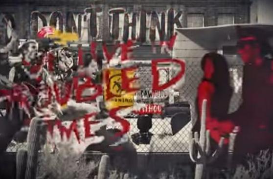 Green Day presenta videoclip de la canción "Troubled times"