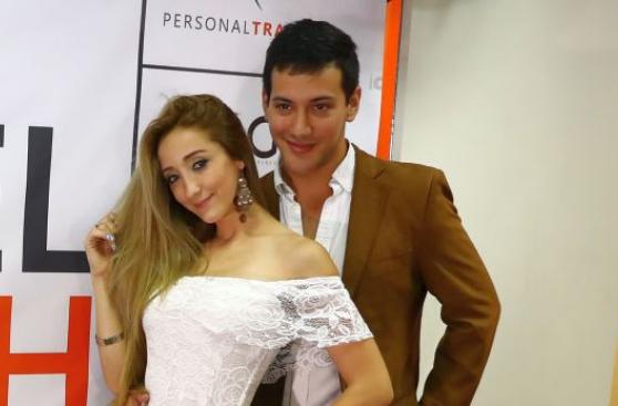 Romina Gachoy y Jean Paul Santa María presentan a su bebé