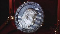 Empresa rusa crea moneda de Trump para celebrar su asunción