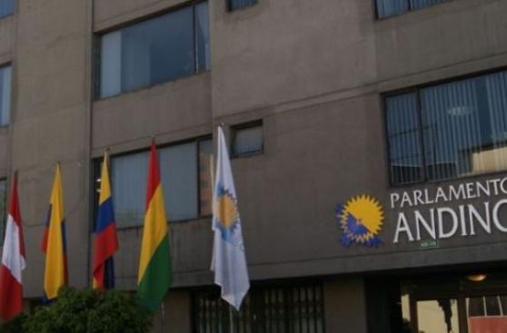 Parlandino apoyará a peruanos en situación irregular en EE.UU.