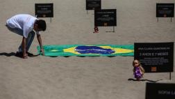 Brasil: Peluches en la playa como protesta por muerte de niños
