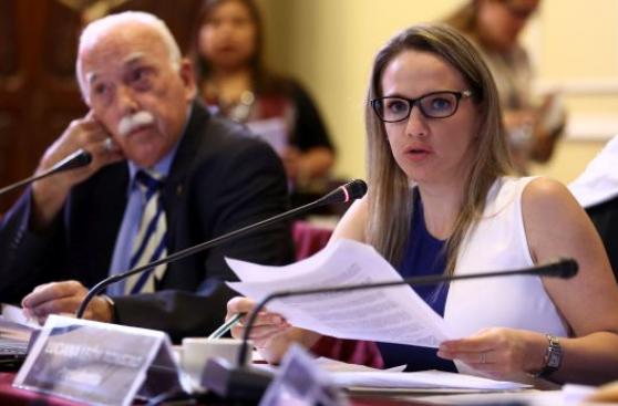 Ex ministros irán a Defensa por ejecuciones extrajudiciales