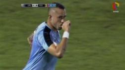 ¿Penal o invento del árbitro? Así llegó gol de Uruguay a Perú