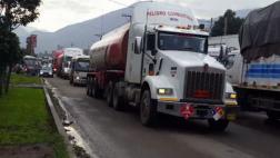 Cierran tramos de la Carretera Central por fuertes huaicos