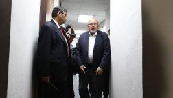 Abren pesquisa a Bruce por pedir resguardo para su restaurante