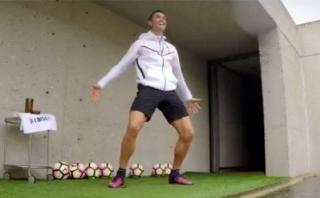 Cristiano Ronaldo entrenó su puntería tumbando drones [VIDEO]