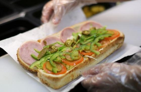 Detectan sustancia potencialmente nociva en empaques de comida