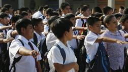 Colegios no podrán hacer formar a alumnos durante el verano