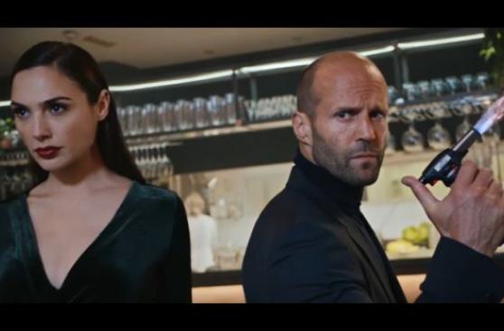 Jason Statham y Gal Gadot hacen curioso spot para el Super Bowl