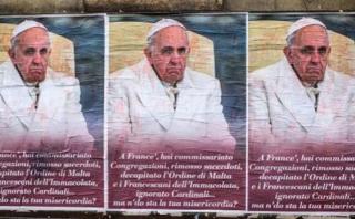 Italia: Los carteles anónimos con críticas al papa Francisco