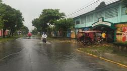 Calles y viviendas de Iquitos inundadas tras 8 horas de lluvia