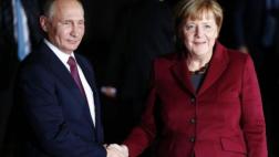 Putin y Merkel piden inmediato alto al fuego en Ucrania