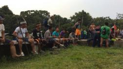 Bloquean vía tras derrame de crudo por despiste de camión