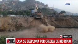 Casa se derrumba en Malecón Checa por crecida del río Rímac