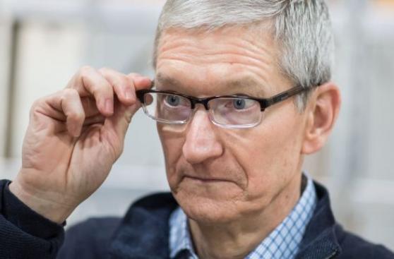 Tim Cook anima a crear herramientas contra noticias falsas
