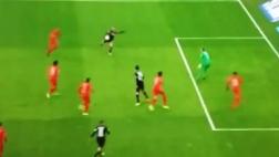 Chicharito Hernández anotó golazo de 'tijera' en la Bundesliga