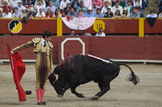 Toreo y faena musical en Asia