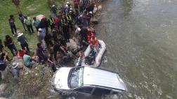 Junín: cuatro personas mueren tras caída de auto a río Cunas