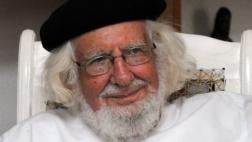 Poeta Ernesto Cardenal pagará millonaria indemnización