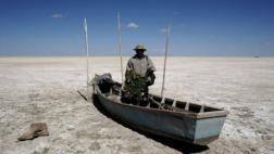 Evo Morales alerta que lago boliviano Poopó volvió a secarse