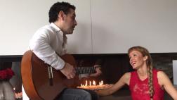 Juan Diego Flórez y su esposa cantaron a dúo en Facebook