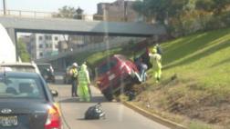 Vía Expresa: conductor sufrió accidente en acceso a Av. Iquitos